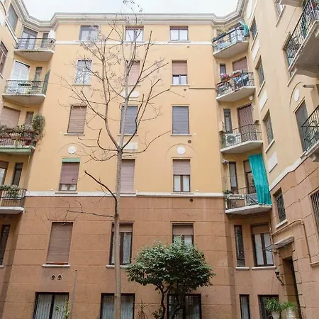 Elegant And Cozy In Citta Studi Apartman